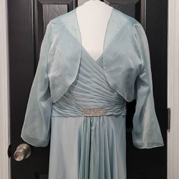 jade by jasmine Dresses & Skirts - Jade by Jasmine size 12 mother of the bride 3 piece dress